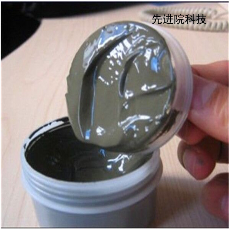 熱固性碳纖維預(yù)浸料的制備過程包括碳纖維預(yù)處理、樹脂浸潤、干燥和卷繞等步驟
